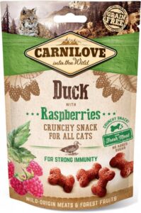 Ласощі для котів Carnilove Cat Crunchy Snack з качкою та малиною для котів