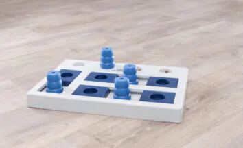 Іграшка Trixie для собак Dog Activity Chess Шахи інтерактивна розвиваюча пластик 40*10*24см